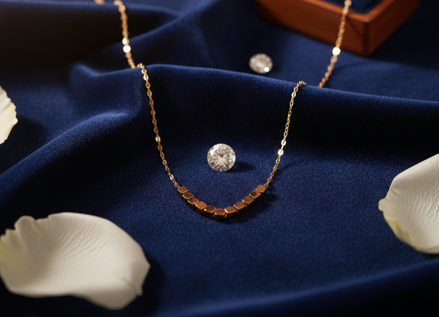 Bold blocks Neck piece